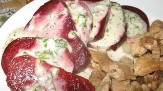 Горячая свекла с пряным соусом