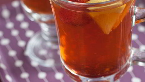 имбирный чай с клубникой