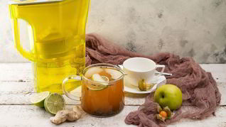 Имбирный чай с яблоком и лаймом