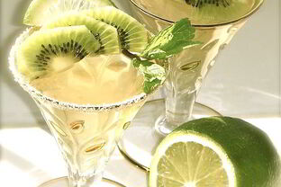 Мятное желе из зеленого чая с киви