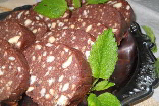 Вкусная чайная колбаска из печенья