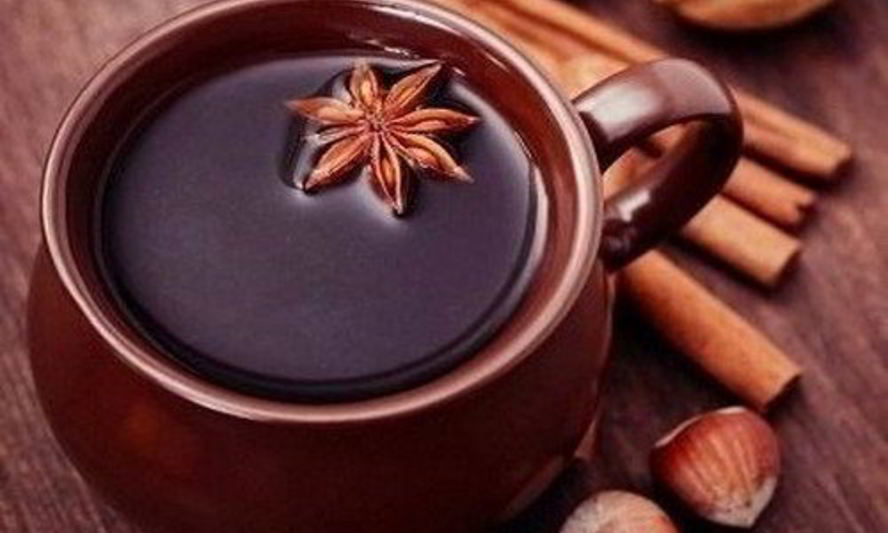 Рецепт домашний глинтвейн с корицей и мускатным орехом