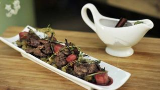 Куриная печенка с соусом из глинтвейна