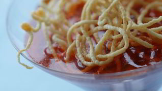 Хрустящие спиральки в сиропе