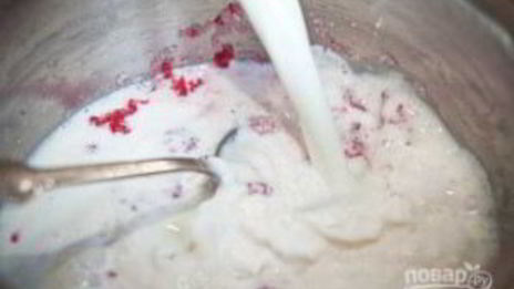 молочный кисель с малиной