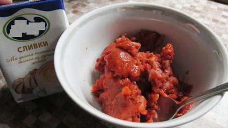 кофе глясе с клубничным сорбе