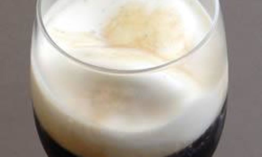 Рецепт кофе гляссе с мороженым и ирландским ликером