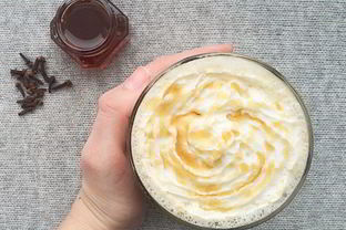 Кофе латте с гвоздикой и гречишным медом