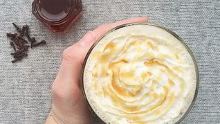 Кофе латте с гвоздикой и гречишным медом