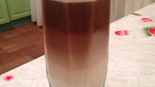 Латте макиато во френч-прессе