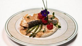 Сибас в молоке с кофейным соусом капучино