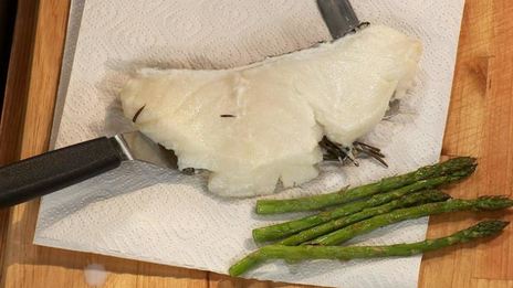 сибас в молоке с кофейным соусом капучино