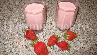 Коктейль клубничный