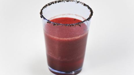 коктейль на основе овощей после полуночи