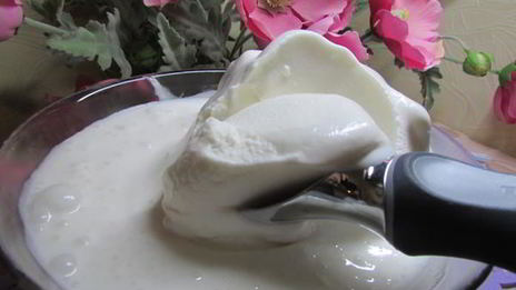 коктейль с апельсиновым соком и мороженым