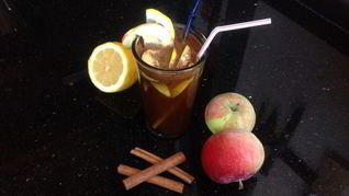 Коктейль яблочный с корицей