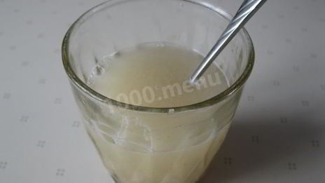 домашний простой окрошечный квас с изюмом