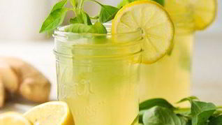 Летний лимонад с имбирем и мятой