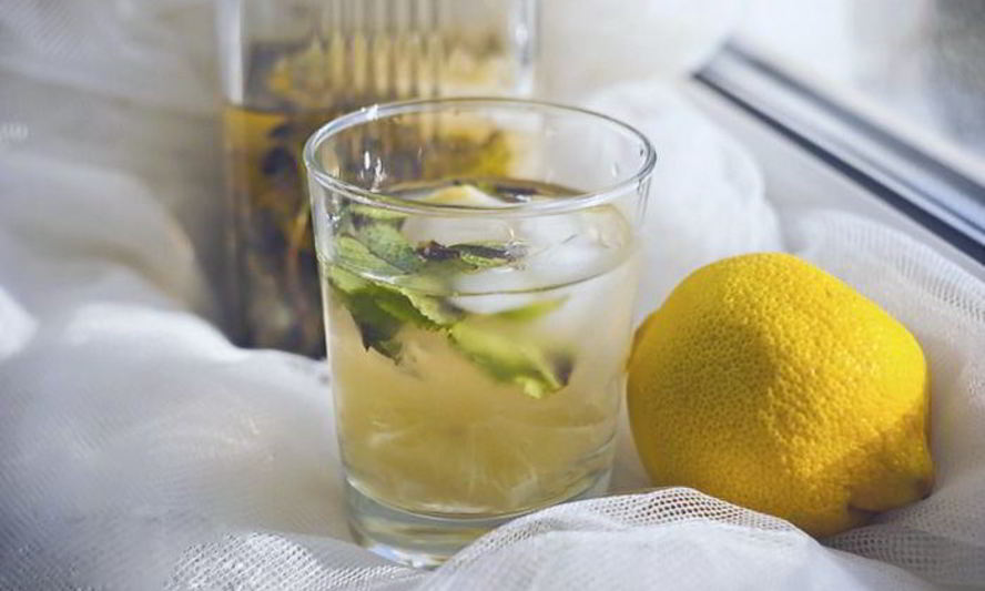 Рецепт лимонад с мятой, лимоном и тимьяном