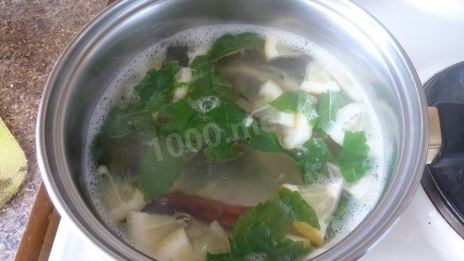 напиток лимонад из мяты и лимона