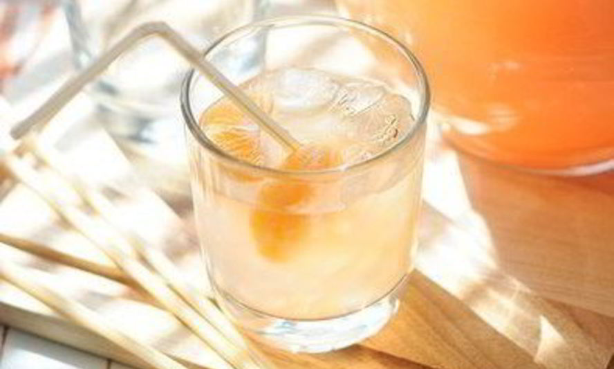 Рецепт зимний лимонад из грейпфрута с мандариновыми кубиками