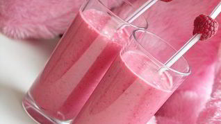 Малиновый коктейль с корицей