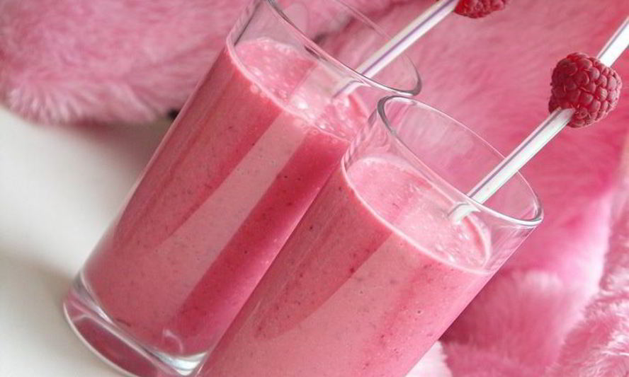 Рецепт малиновый коктейль с корицей