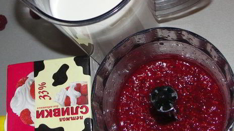 малиновый коктейль с корицей