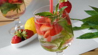 Клубничный мохито безалкогольный