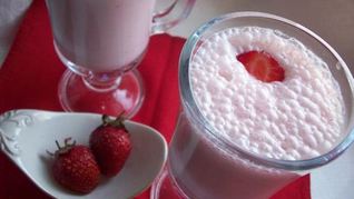 Молочный коктейль с клубникой