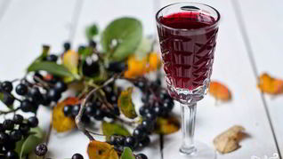 Наливка из черноплодной рябины