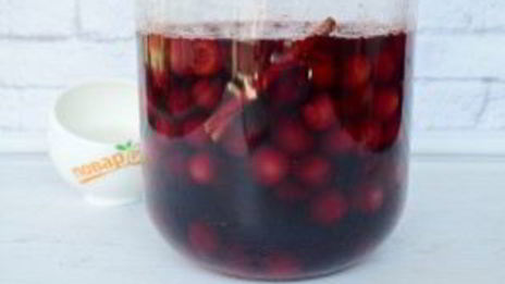 вишневая настойка с корицей и гвоздикой