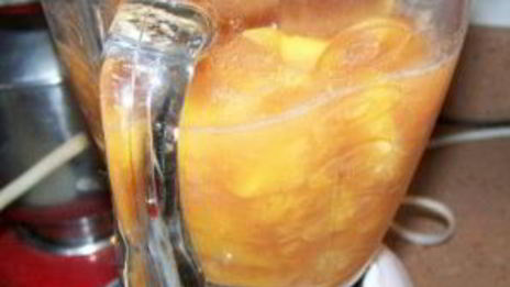 персиковый витаминный напиток