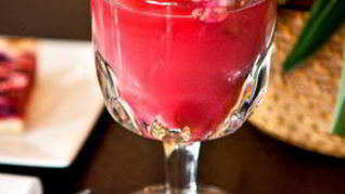 Пунш с лепестками роз