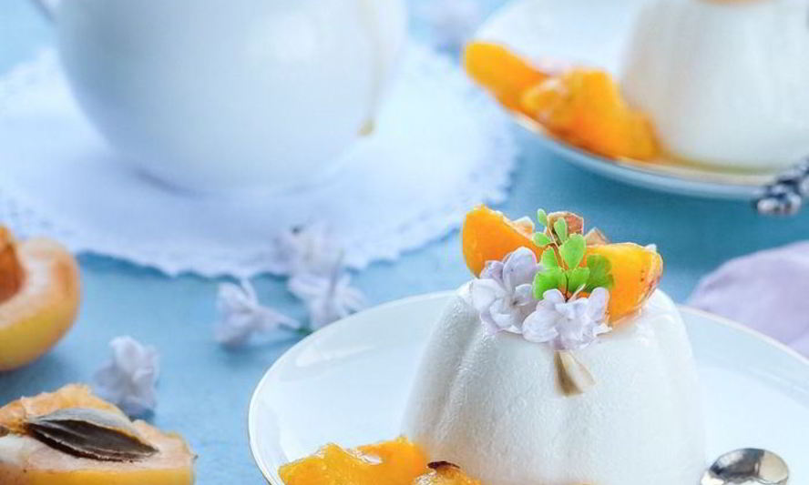 Рецепт сливочная панна котта с абрикосами в легком сиропе с миндалем