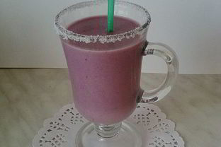 Бананово-черничный смузи