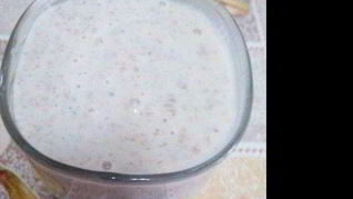 Банановый смузи с миндалем, клетчаткой и овсянкой