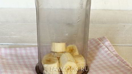 банановый смузи с молоком