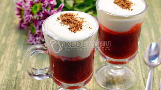 Брусничный смузи со сливками