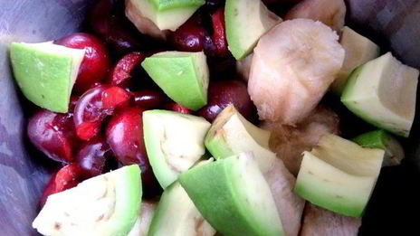 черешневый смузи с авокадо