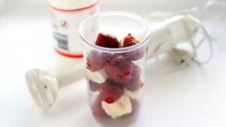 клубнично-банановый смузи