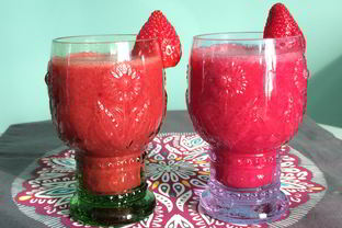 Клубнично-брусничный смузи