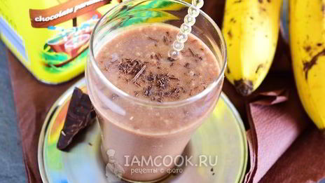 шоколадный смузи с бананом и кокосовым молоком