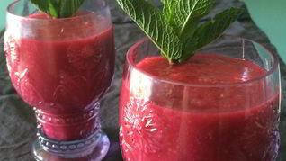 Смузи из ананаса с малиной