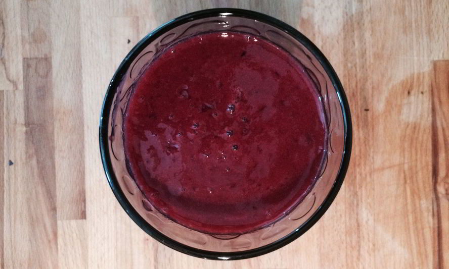 Рецепт смузи из черной смородины, банана и нектарина