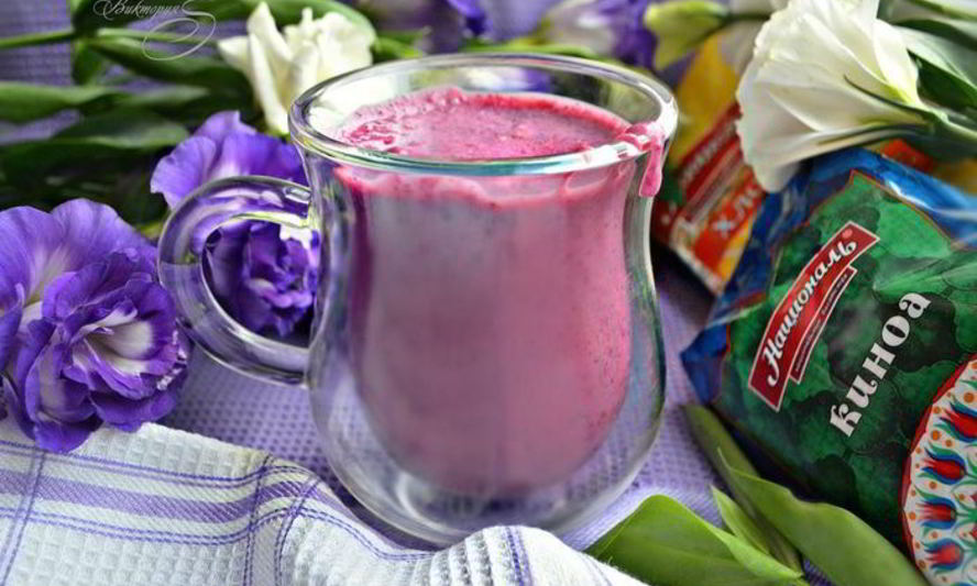 Рецепт смузи из черной смородины, овсяных хлопьев и киноа