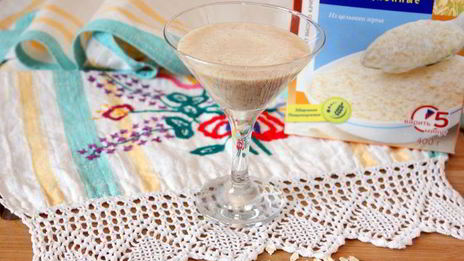 смузи из фиников и овсяного молока