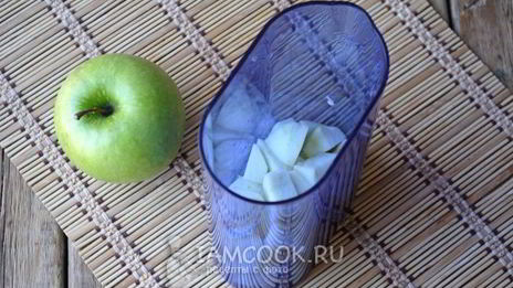 смузи из киви, банана и яблока