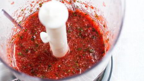 смузи из клубники с базиликом