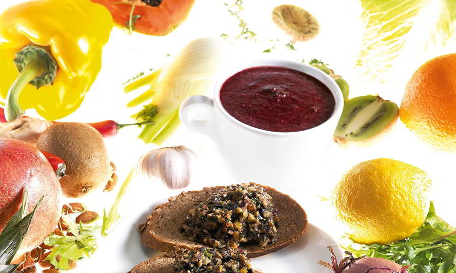 Рецепт смузи из замороженной черники и голубики, апельсинов и фиников